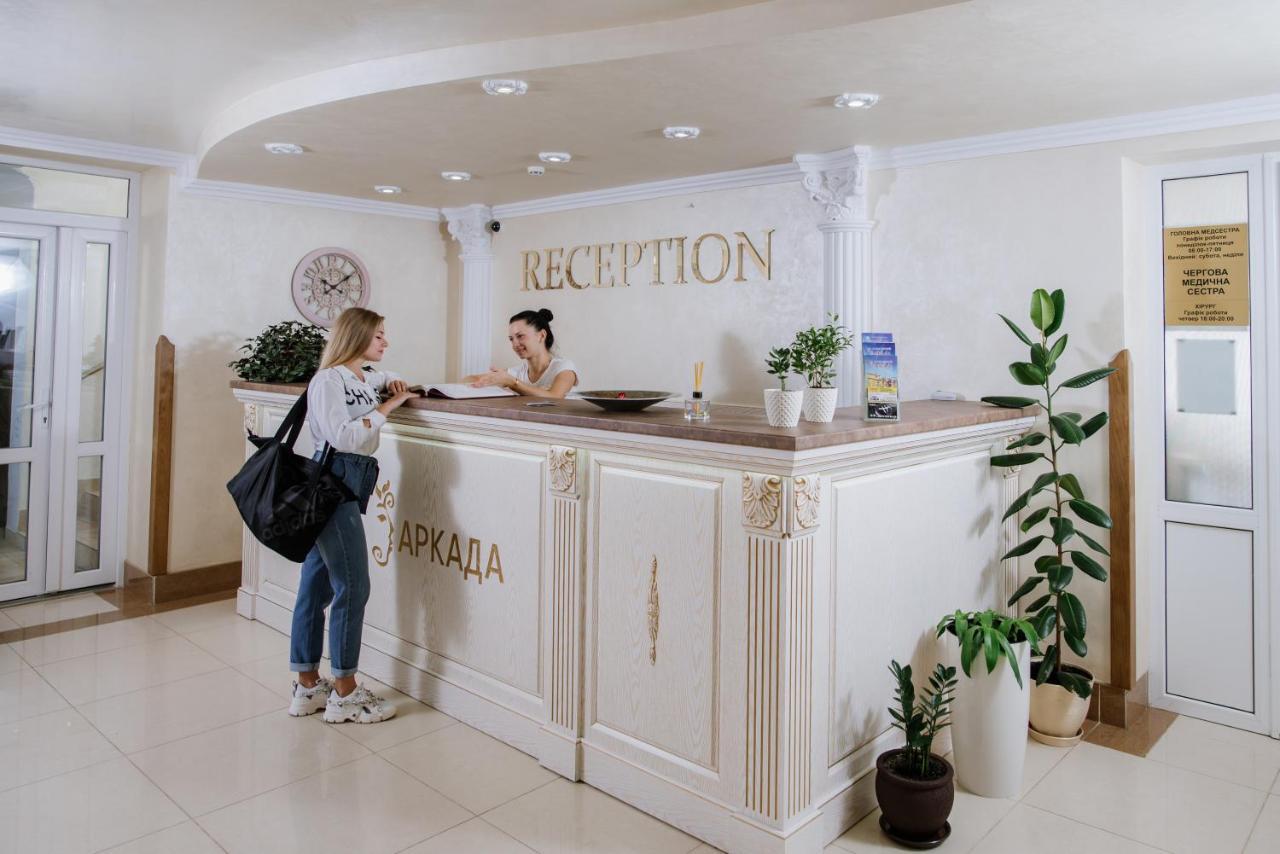 Arkada Sanatorium Hotel Truskavets Exterior photo